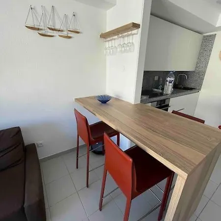 Carmenes 2 דירה